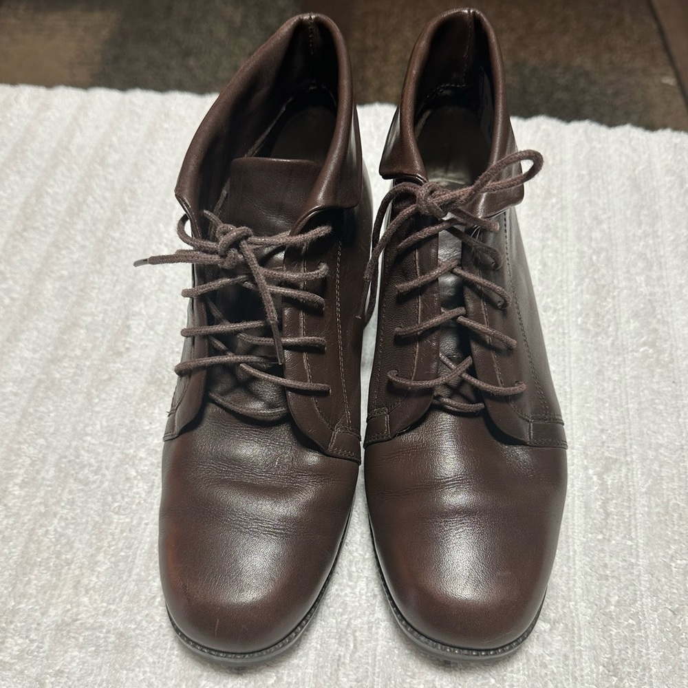 Vintage Y2K Lace up leather fold down cuff granny booties ankle boots